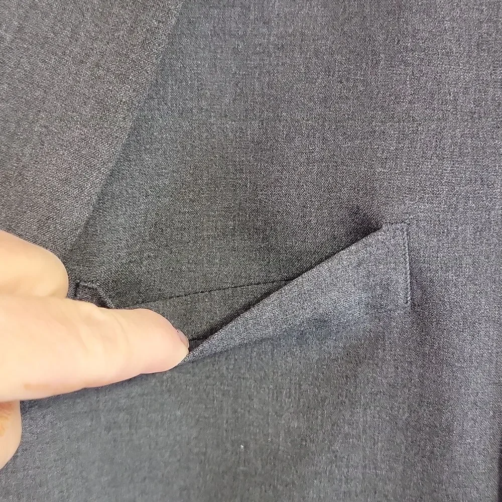 JF. J. Ferrar.  3 Piece Men's Gray Suit. Size Large. NWT